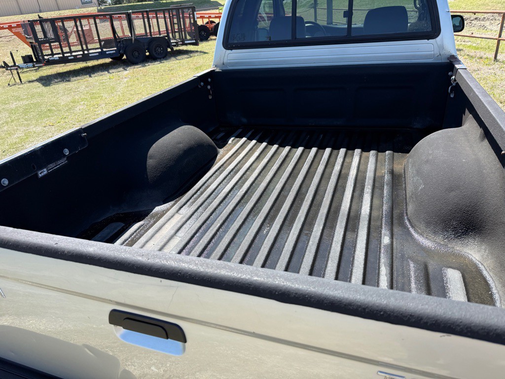 2004 Toyota Tacoma Image 6