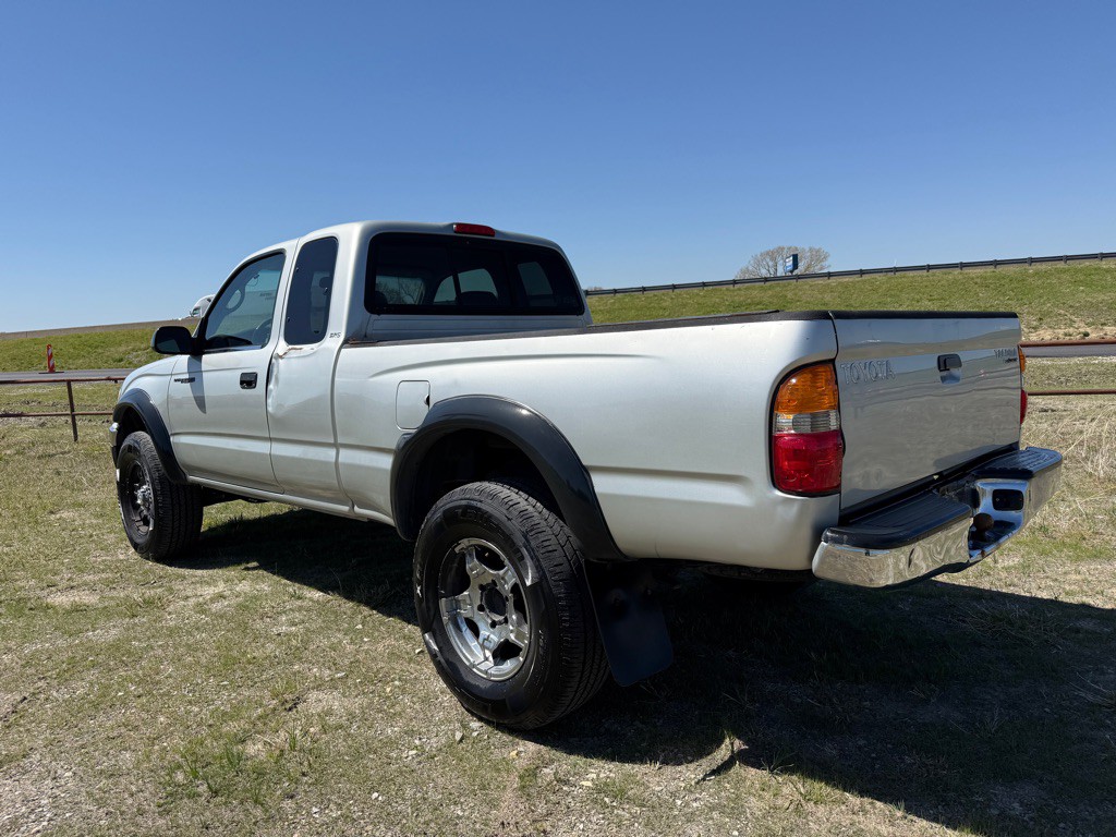 2004 Toyota Tacoma Image 7