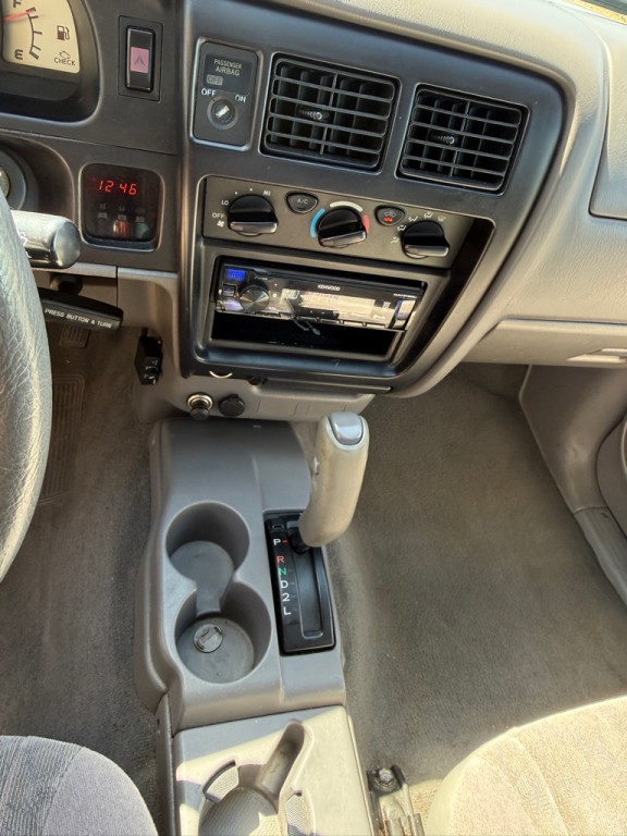 2004 Toyota Tacoma Image 11