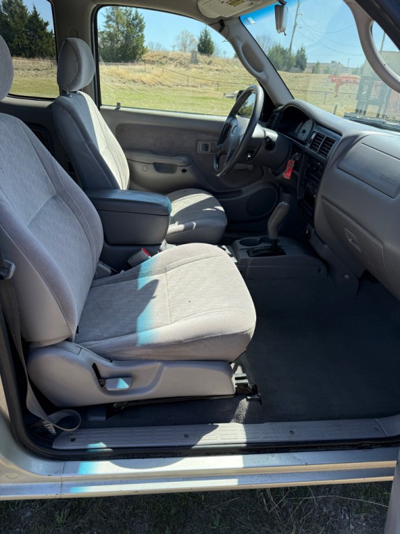 2004 Toyota Tacoma Image 13