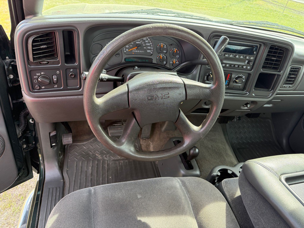 2006 GMC Sierra Image 8