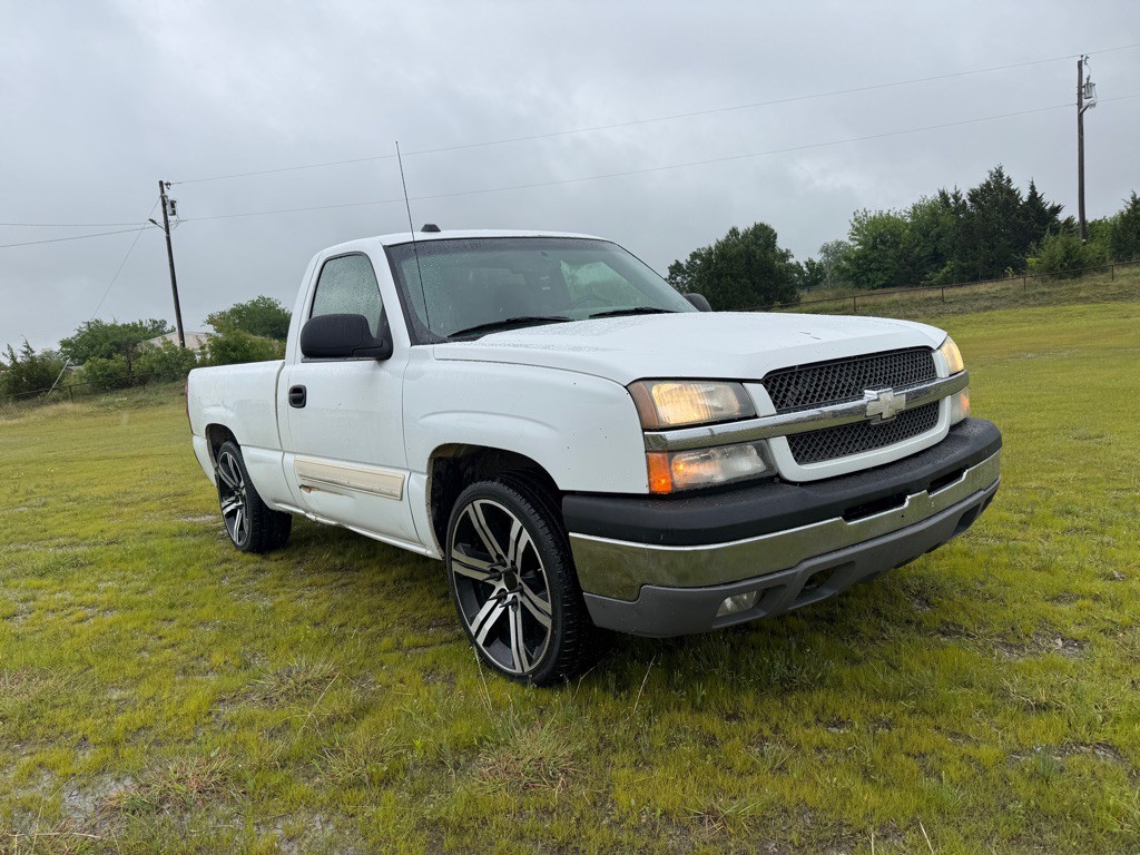2005 Chevrolet Silverado 1500 Image 2