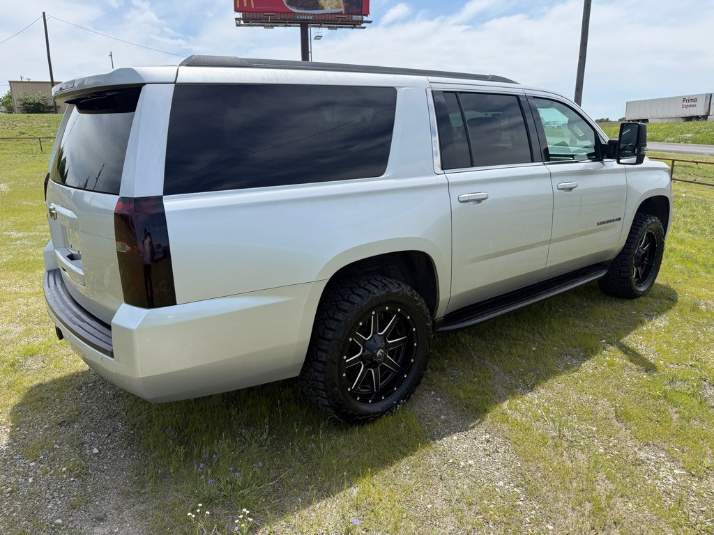 2015 Chevrolet Suburban Image 5