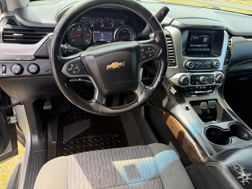 2015 Chevrolet Suburban Image 9
