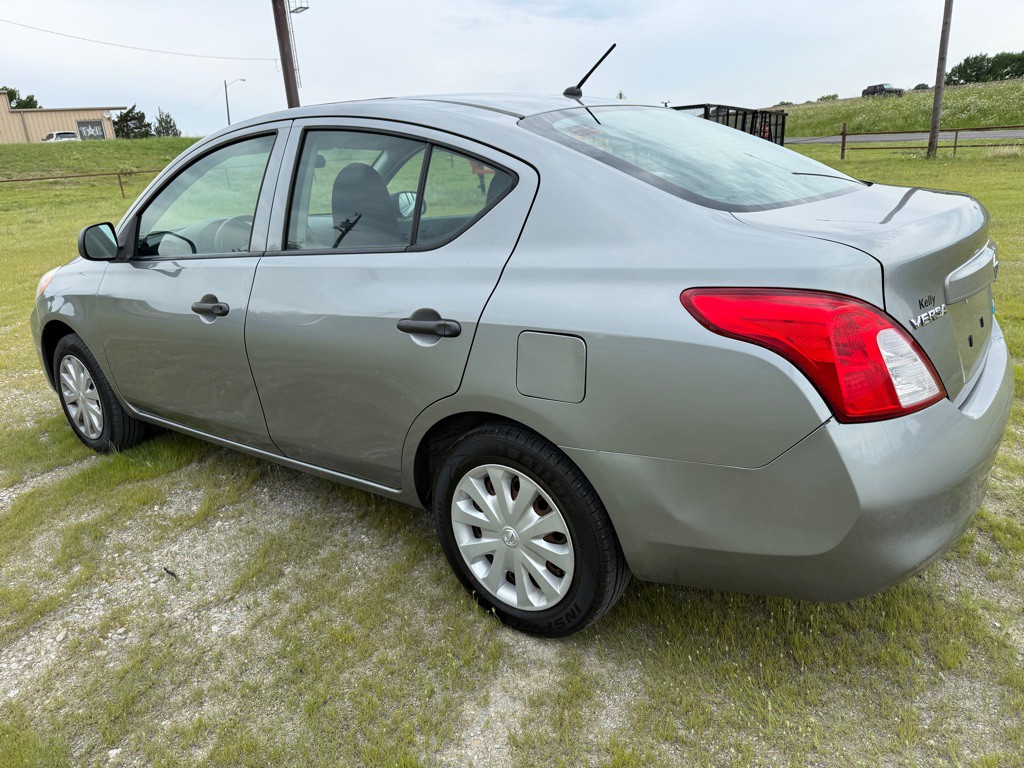 2012 Nissan Versa Image 6