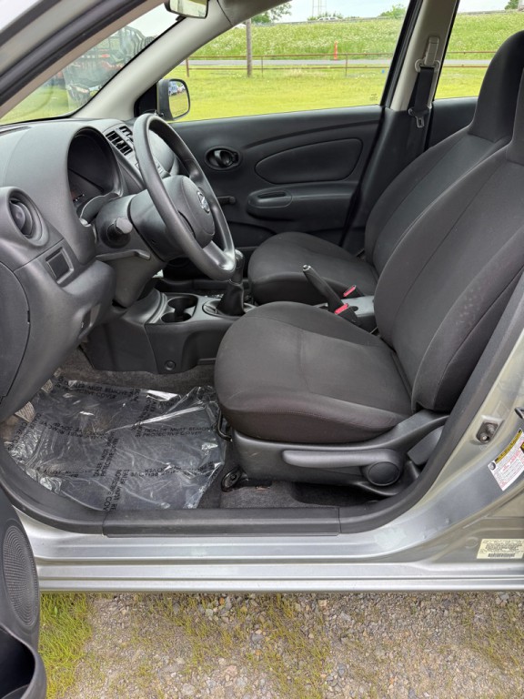 2012 Nissan Versa Image 8