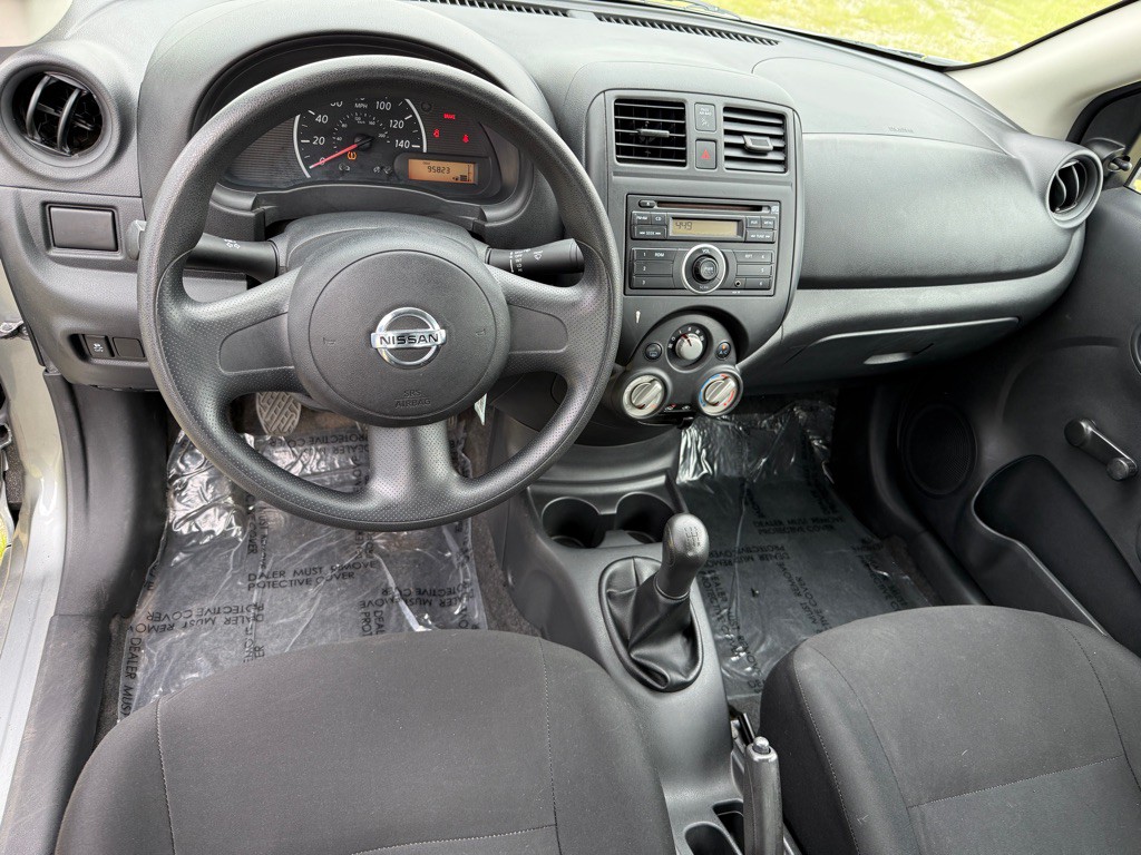 2012 Nissan Versa Image 9