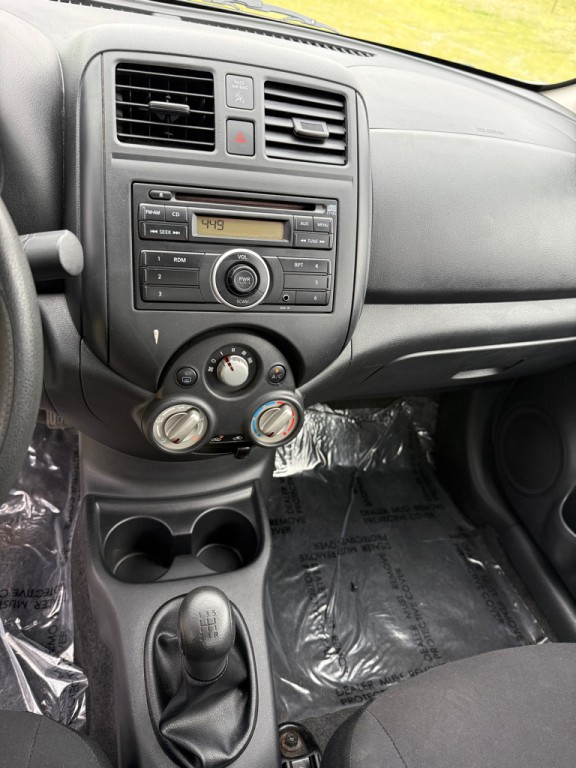 2012 Nissan Versa Image 10