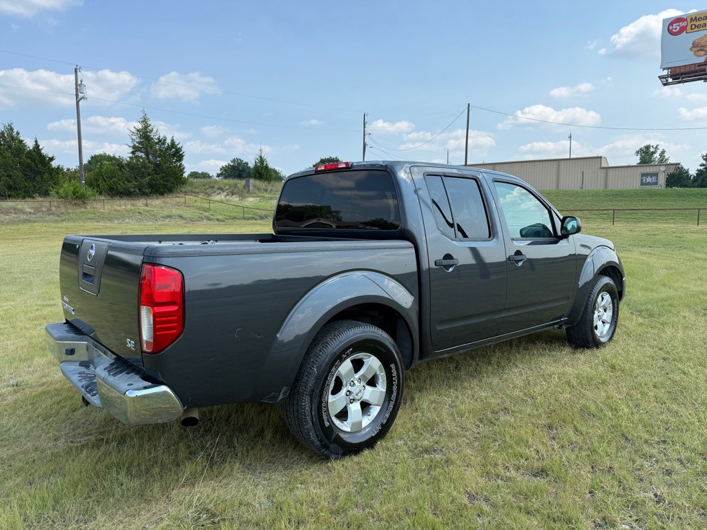 2010 Nissan Frontier Image 4
