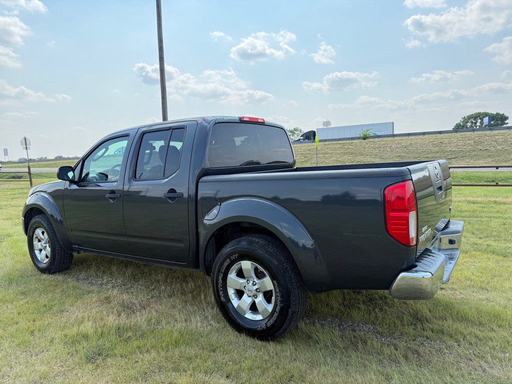 2010 Nissan Frontier Image 7
