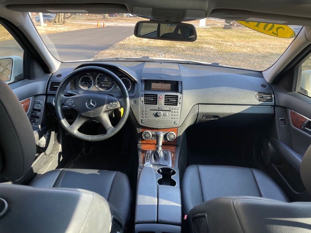2011 Mercedes-Benz C-Class Image 6