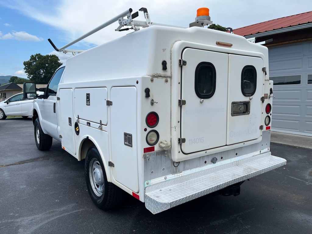 2011 Ford F-250 Image 4