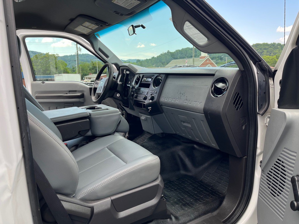 2011 Ford F-250 Image 11