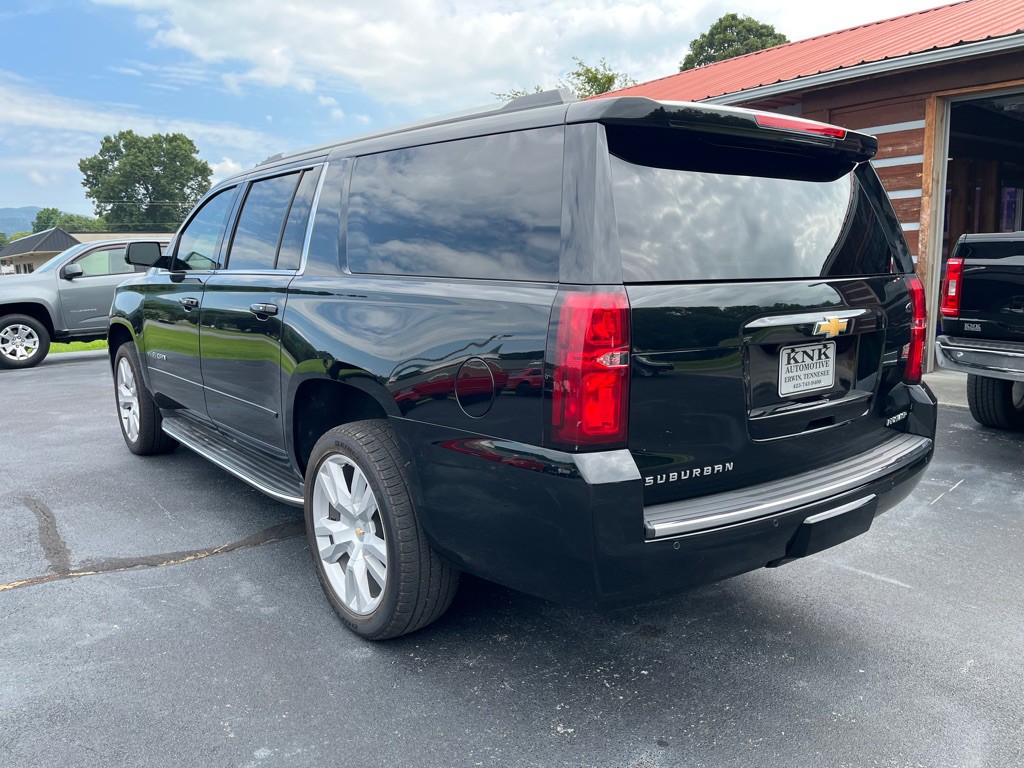 2019 Chevrolet Suburban Image 4