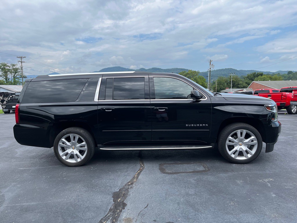 2019 Chevrolet Suburban Image 7