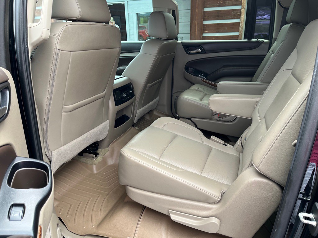 2019 Chevrolet Suburban Image 12