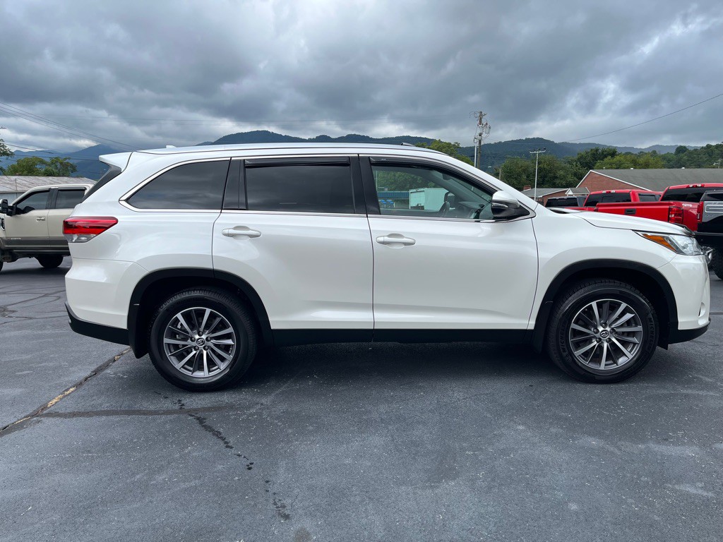 2019 Toyota Highlander Image 8
