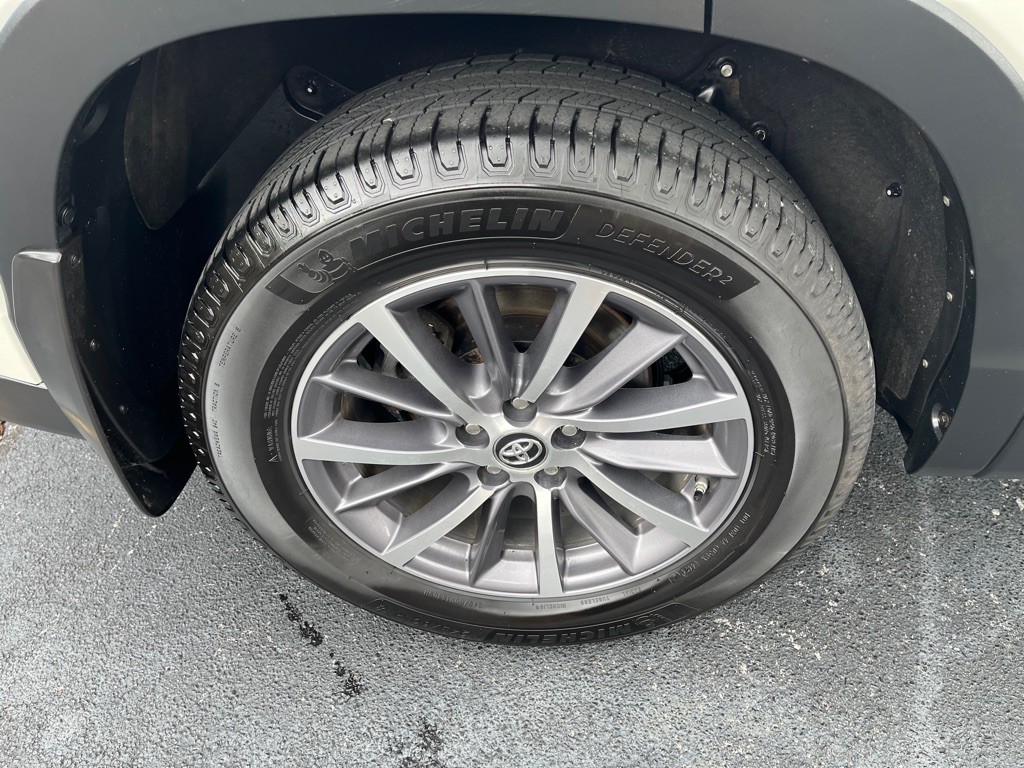 2019 Toyota Highlander Image 9