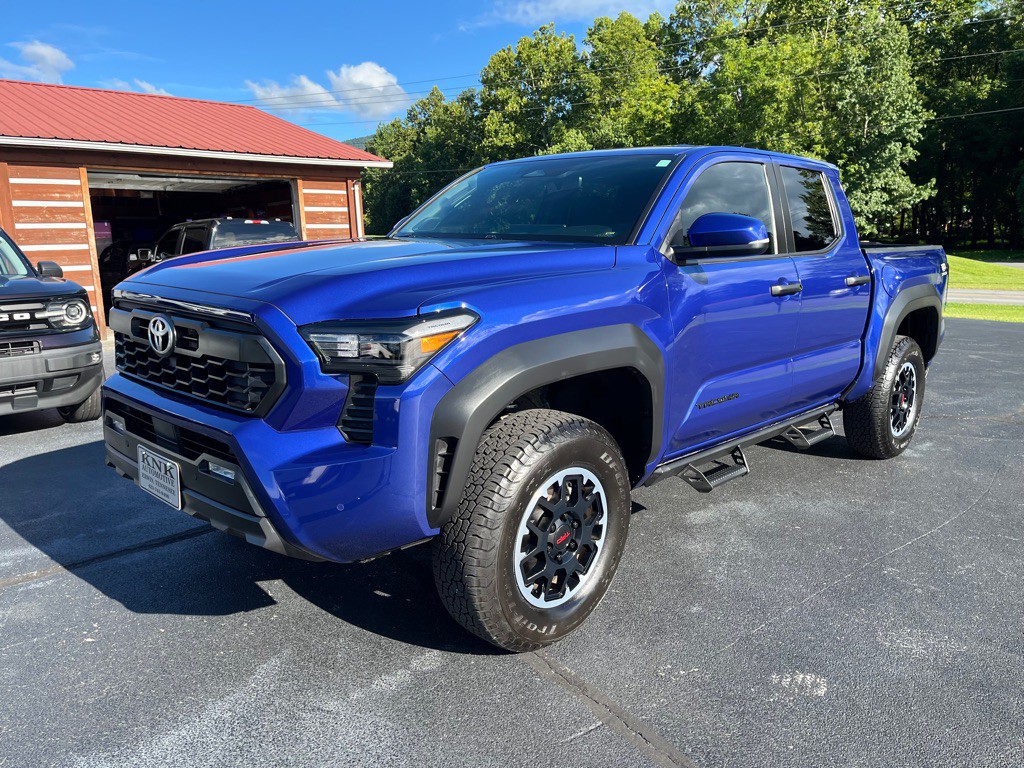 2024 Toyota Tacoma Image 3