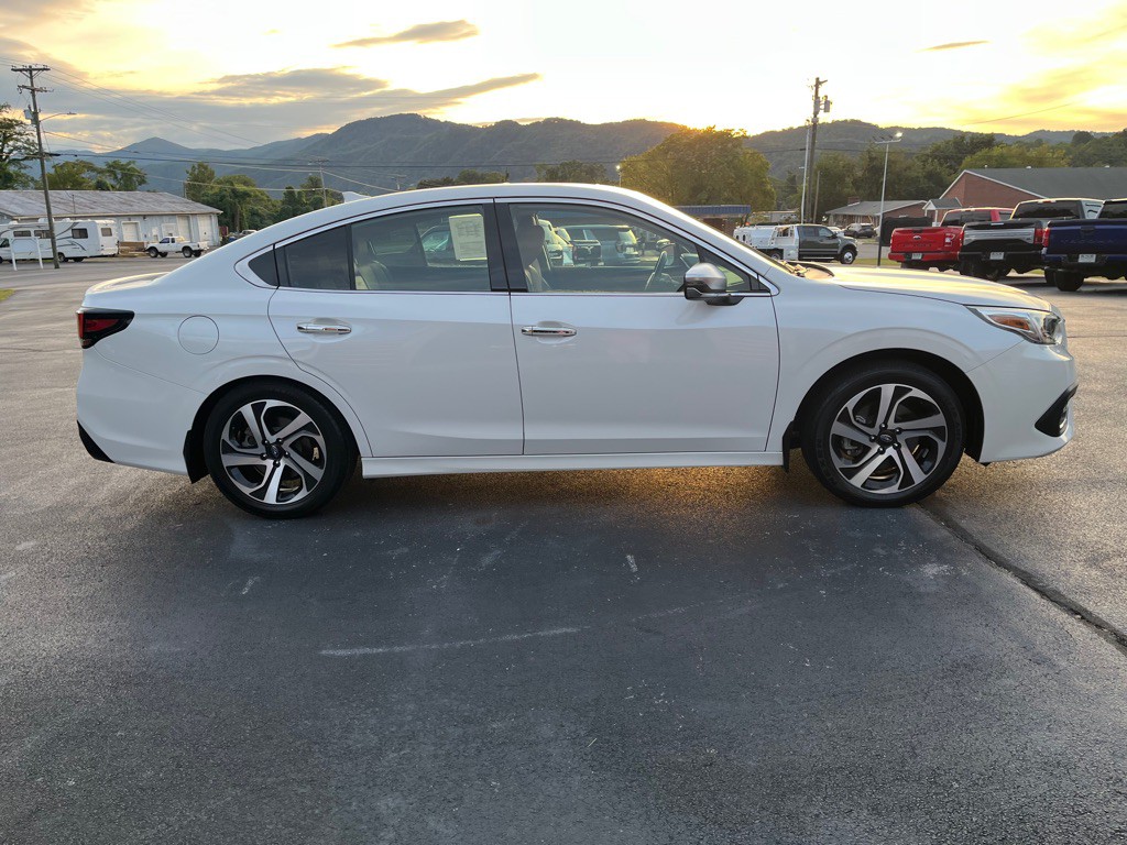 2022 Subaru Legacy Image 8
