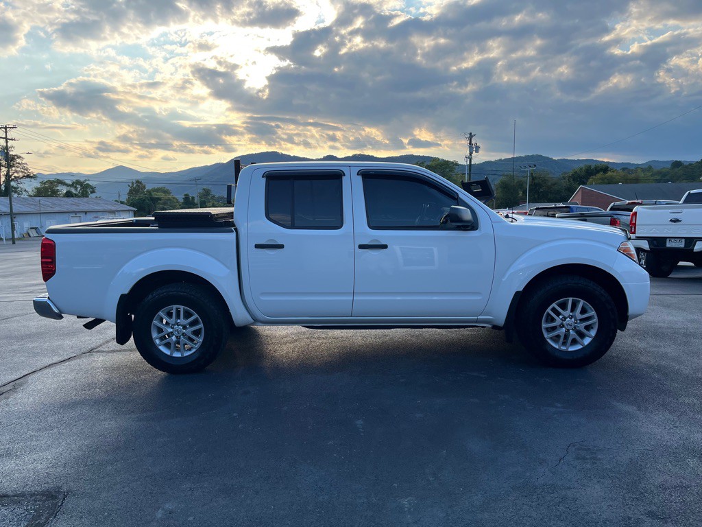 2021 Nissan Frontier Image 8