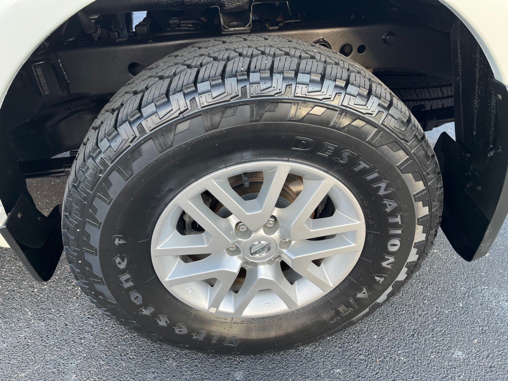 2021 Nissan Frontier Image 9