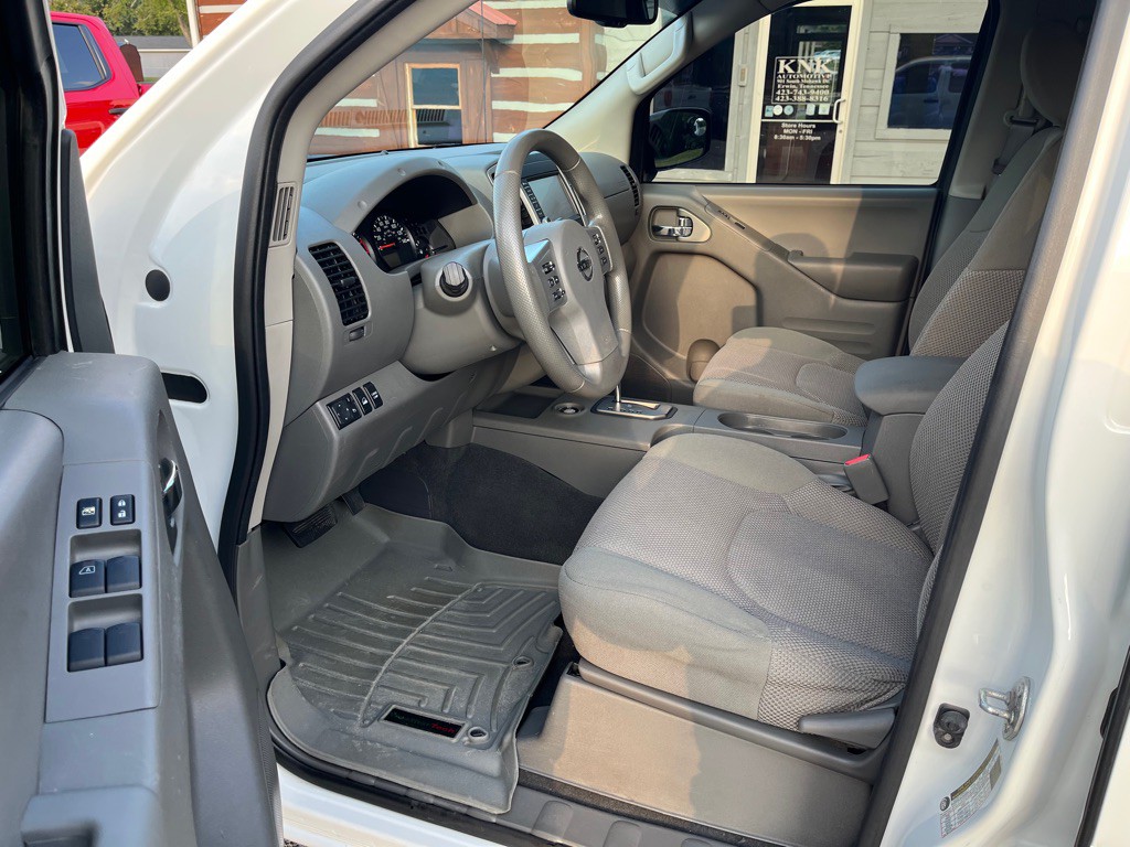2021 Nissan Frontier Image 10