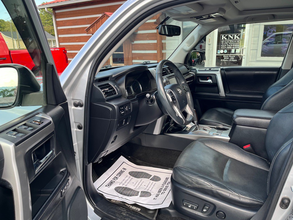 2016 Toyota 4Runner Image 10