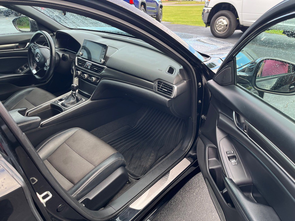 2018 Honda Accord Image 11