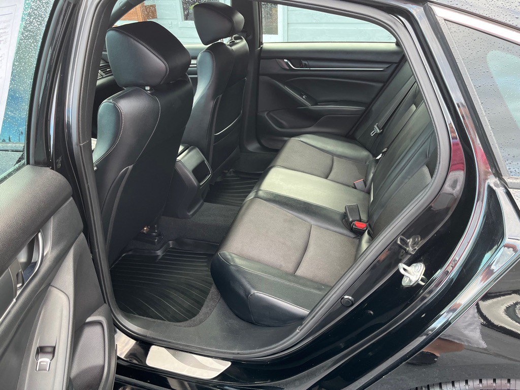 2018 Honda Accord Image 12