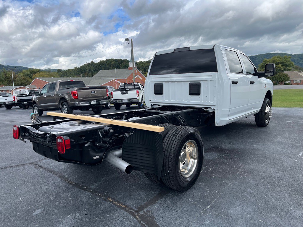 2024 RAM 3500 Image 6