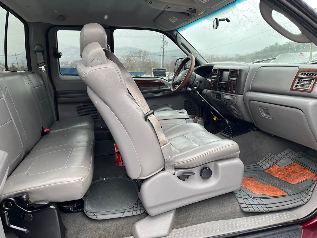 2004 Ford F-250 Image 11