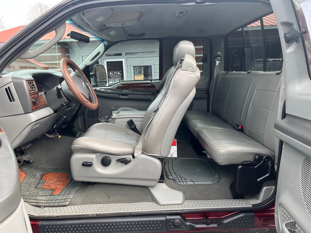 2004 Ford F-250 Image 12