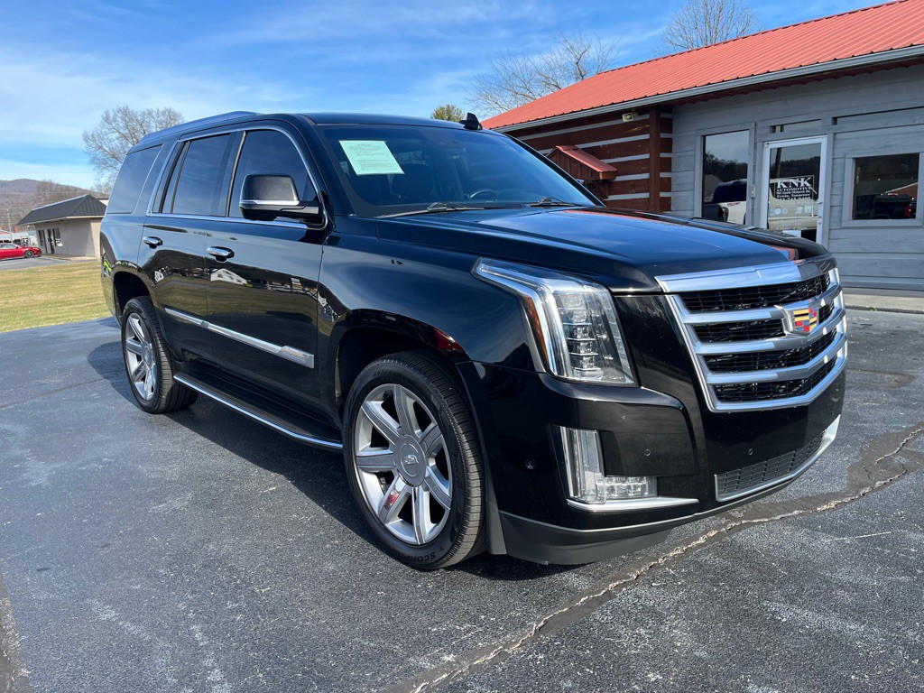 2017 Cadillac Escalade Image 1