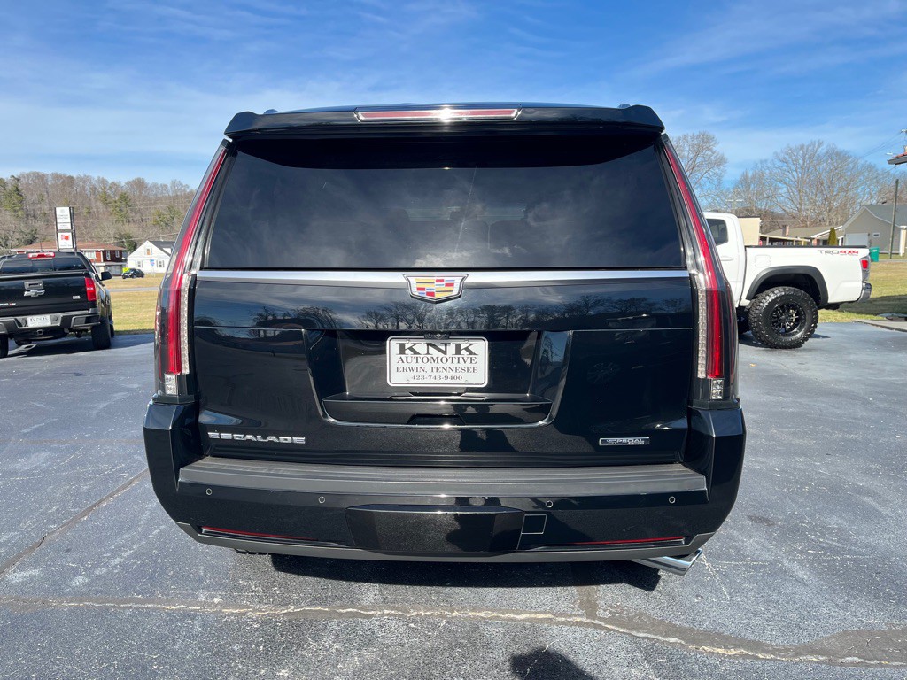 2017 Cadillac Escalade Image 5