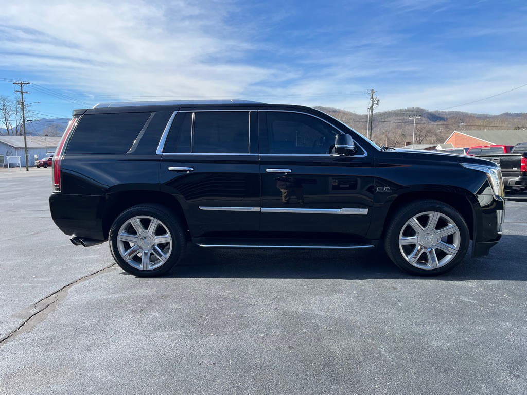 2017 Cadillac Escalade Image 7