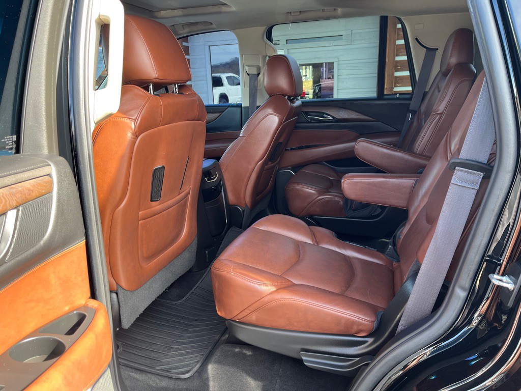 2017 Cadillac Escalade Image 12