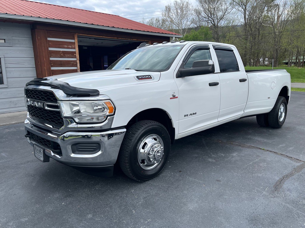 2019 RAM 3500 Image 3