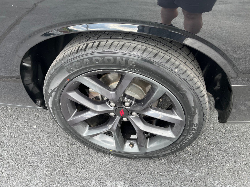 2019 Dodge Challenger Image 9