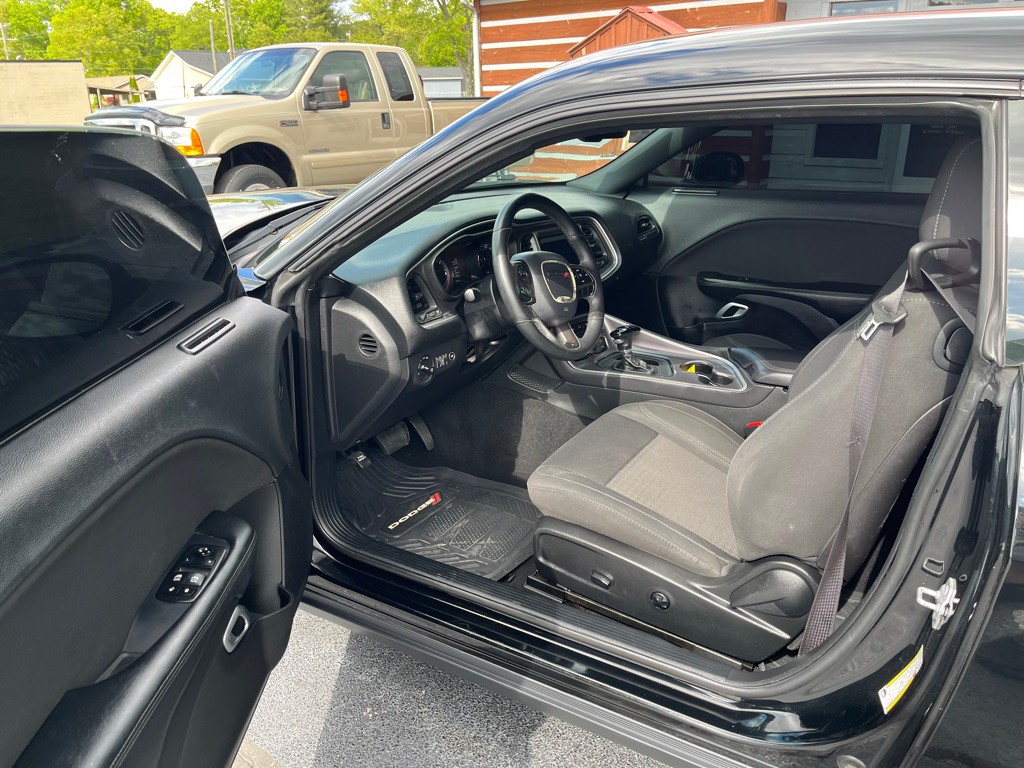 2019 Dodge Challenger Image 10