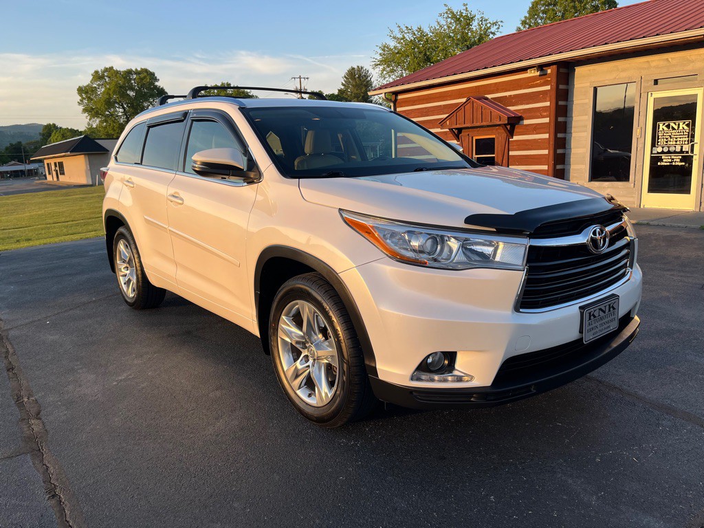 2015 Toyota Highlander Image 1
