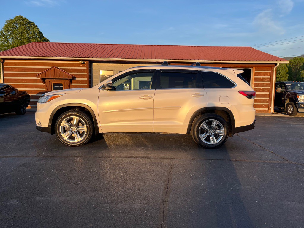 2015 Toyota Highlander Image 8