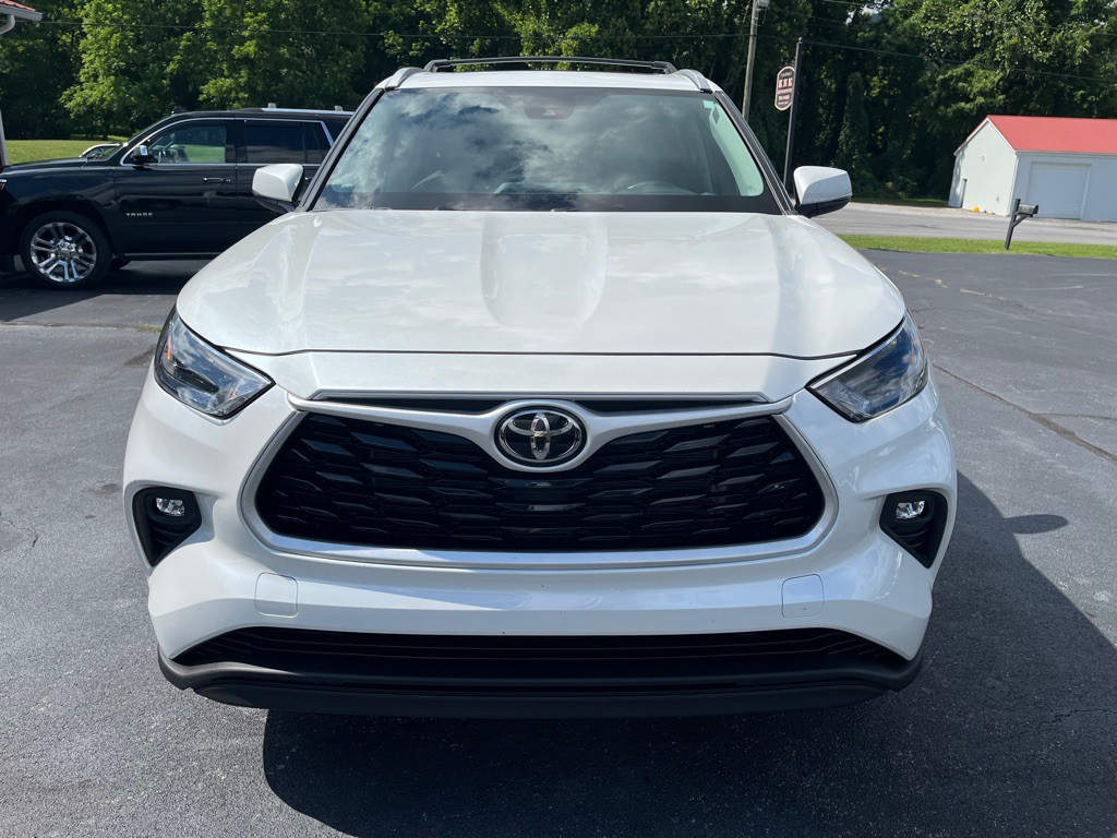 2022 Toyota Highlander Image 2