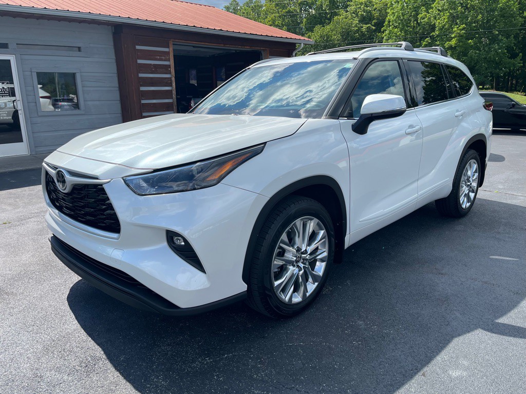 2022 Toyota Highlander Image 3