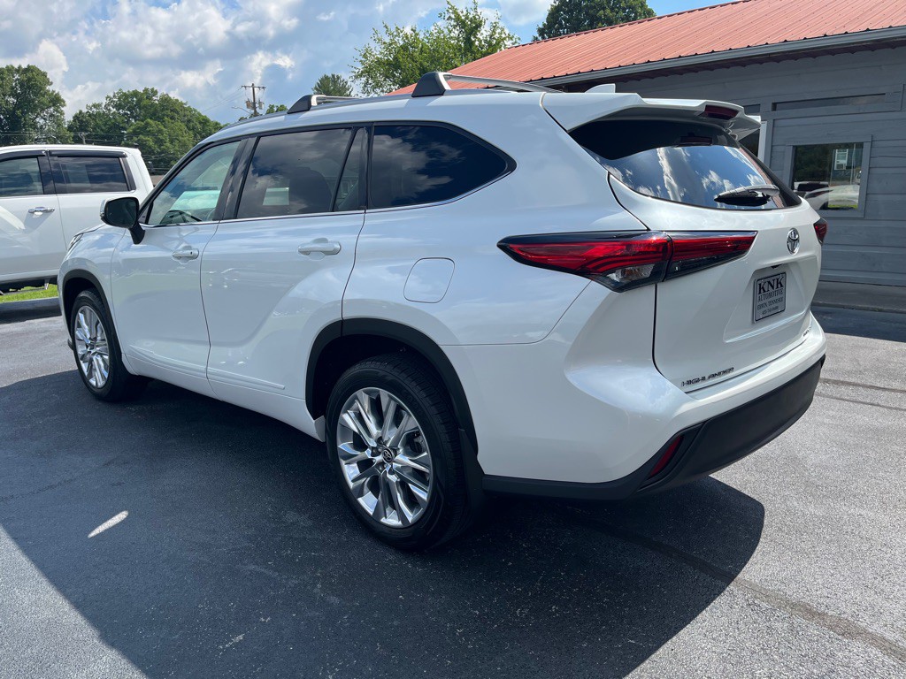 2022 Toyota Highlander Image 4
