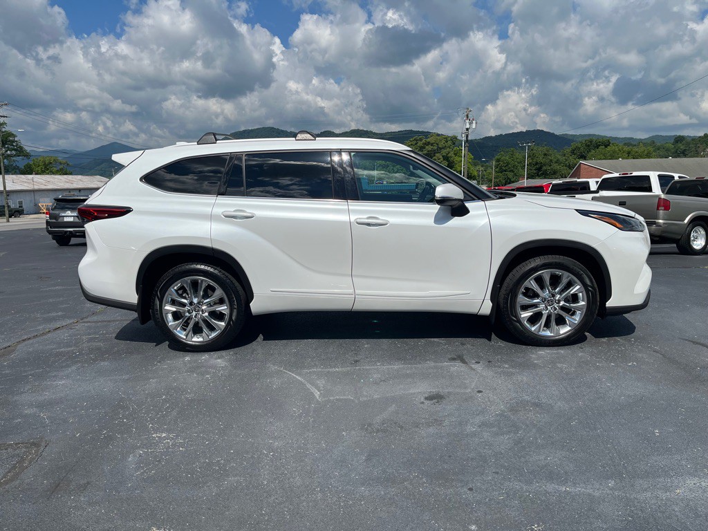 2022 Toyota Highlander Image 7
