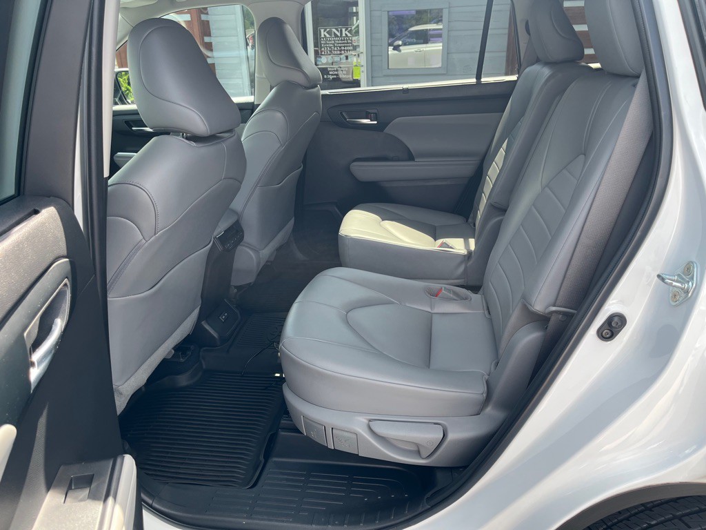 2022 Toyota Highlander Image 12