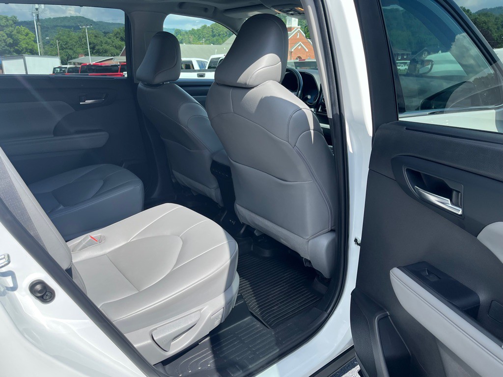 2022 Toyota Highlander Image 13