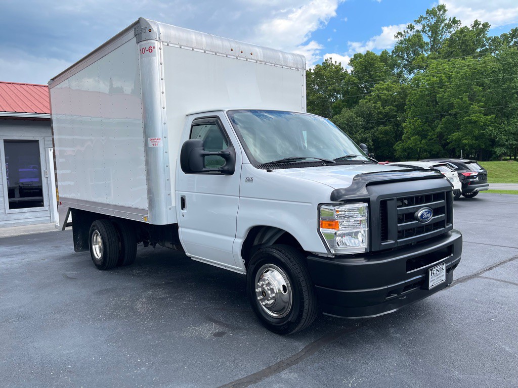 2024 Ford Econoline Image 1