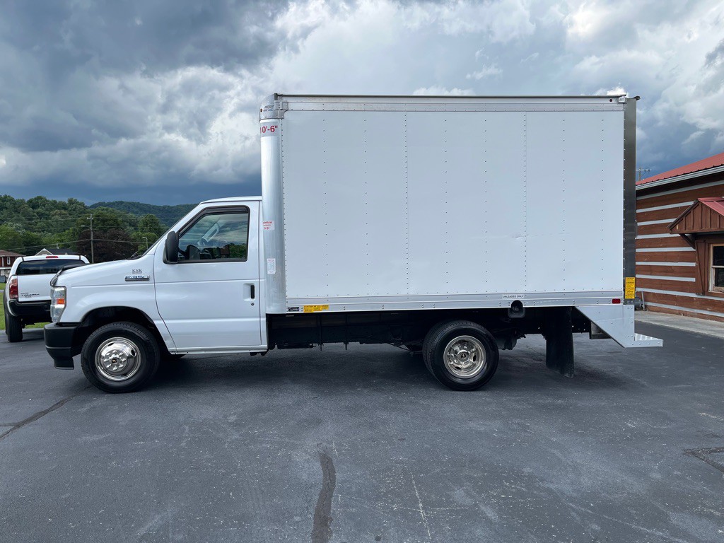 2024 Ford Econoline Image 7